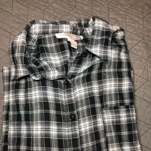 Black and white contemporary flannel size small